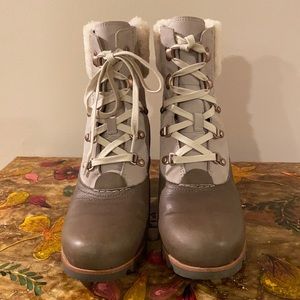 Sorel Jane Lux Boot SZ 10.  $110